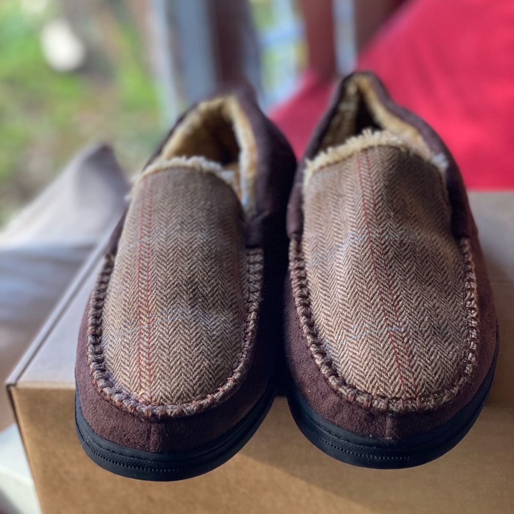 MENS SLIPPERS NWOB